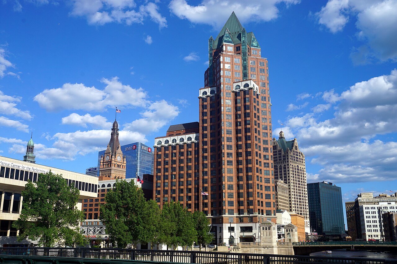 Milwaukee June 2022 22 (skyline)