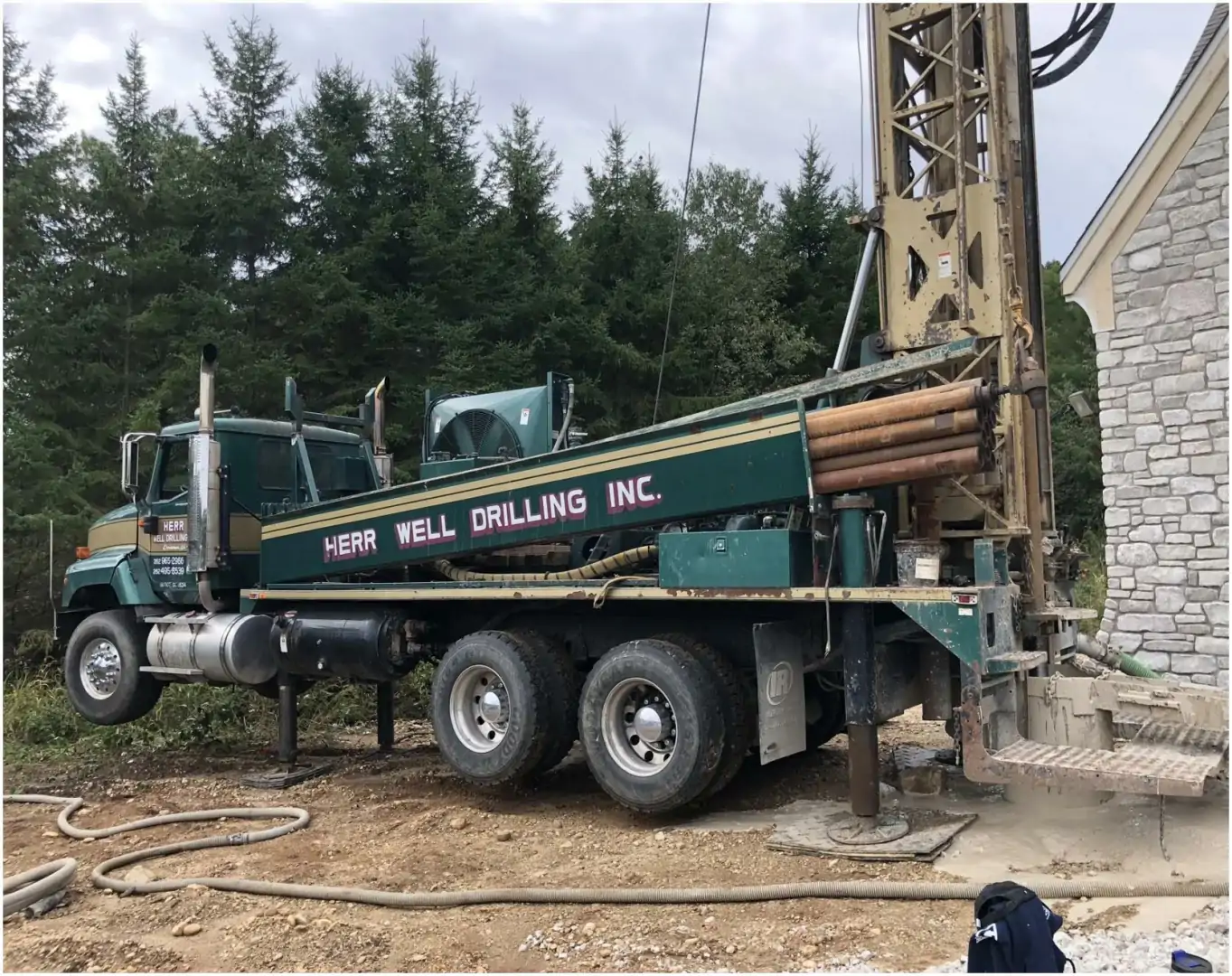 Herr Well Drilling Inc supporting background image