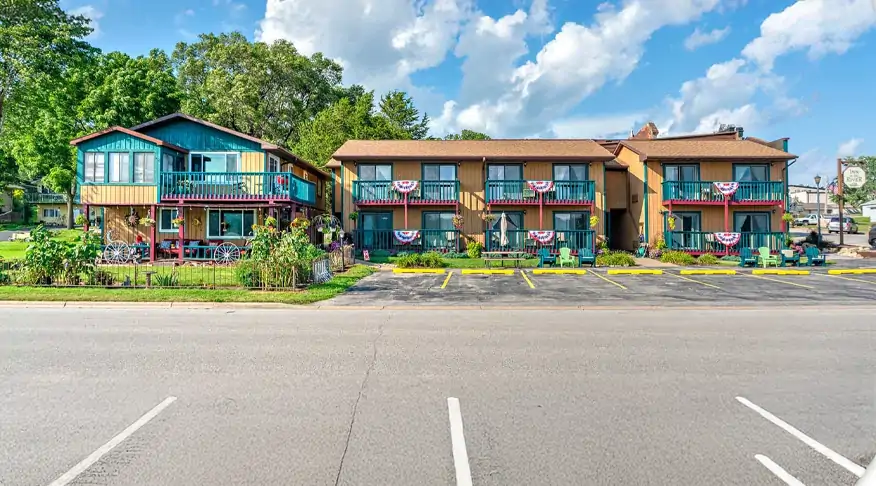 Inn On The River LLC supporting background image
