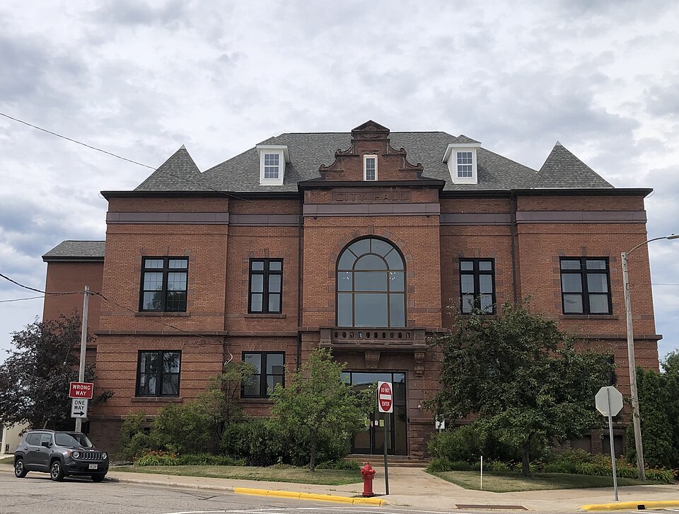 Rhinelander — Rhinelander City Hall, Oneida County, Wisconsin