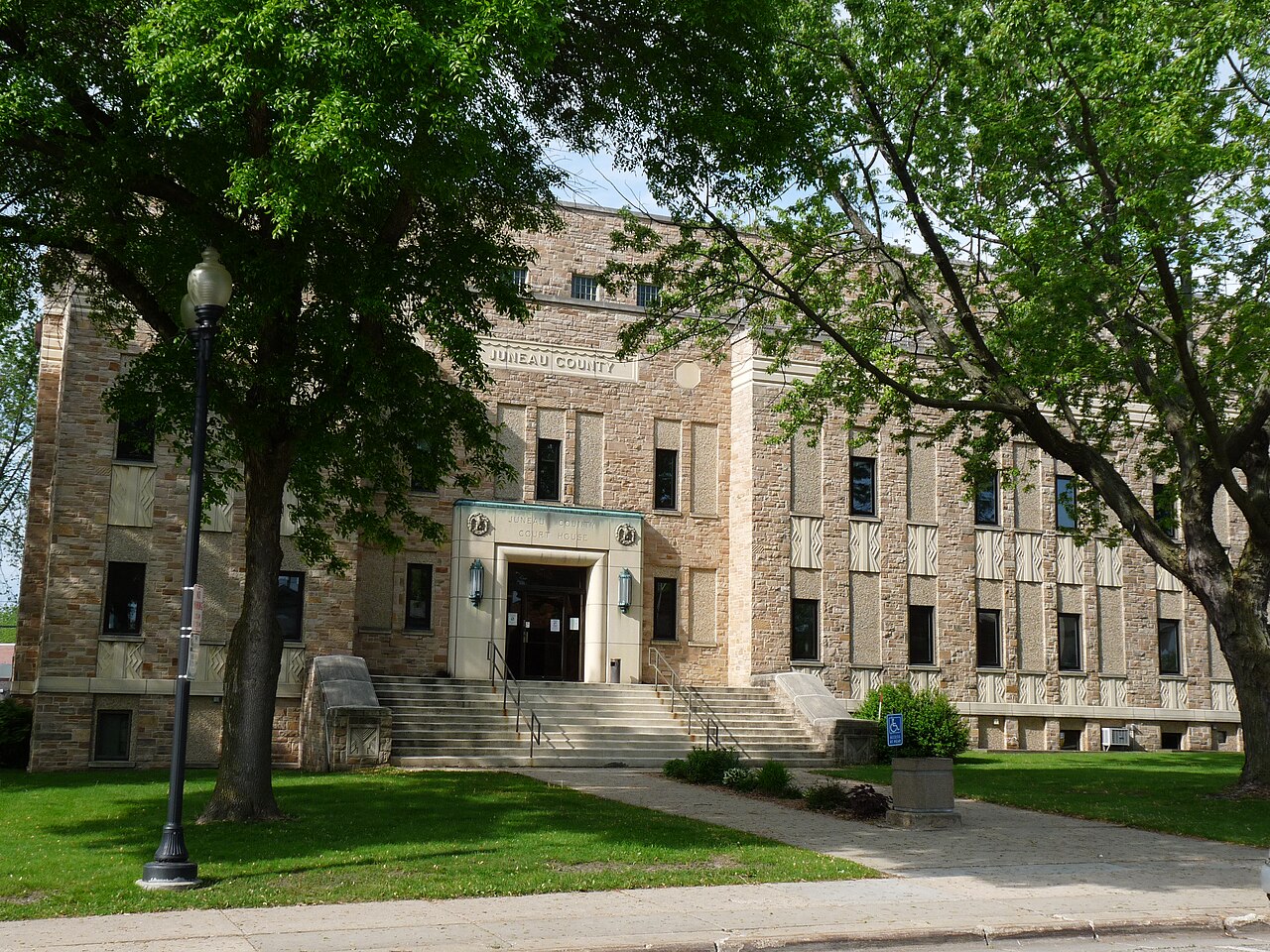 Juneau County Courthouse, Mauston, Juneau County, Wisconsin